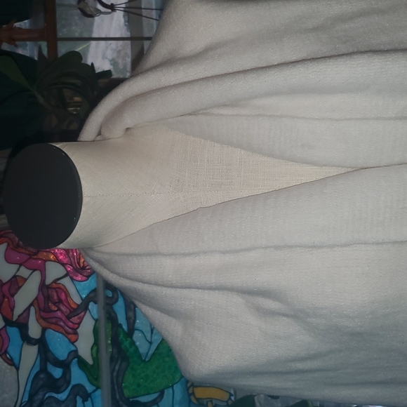 ANTHROPOLOGIE WRAP - Picture 3 of 8